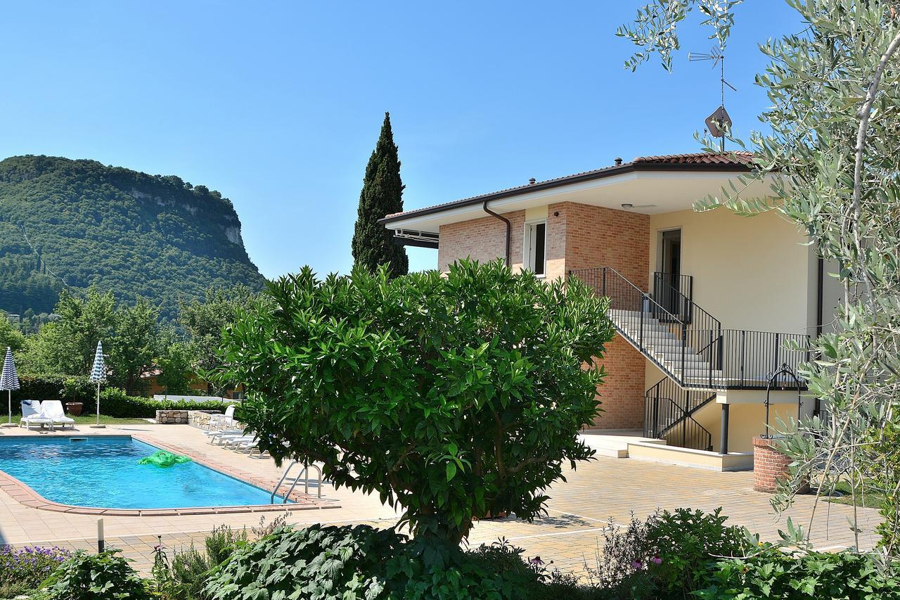 Villa Ca Gardesana With Pool Exterior foto